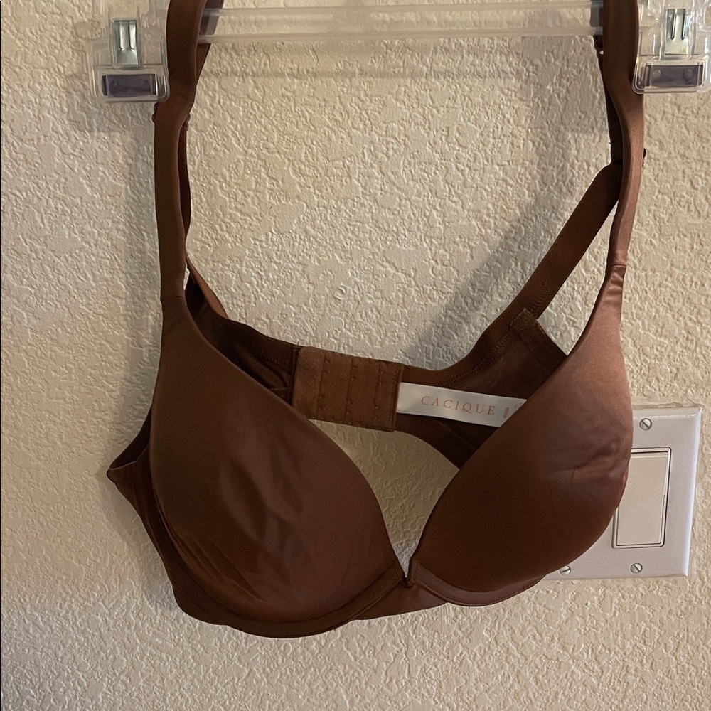 Like New - Cacique Smooth Boost Plunge Bra - Tiramisu - 40B